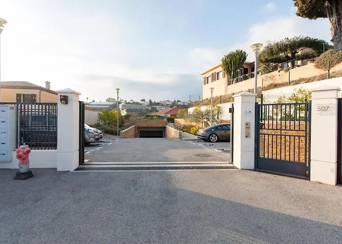 L8 Calm, Panoramic Sea View Withterrace, Parking & Ac